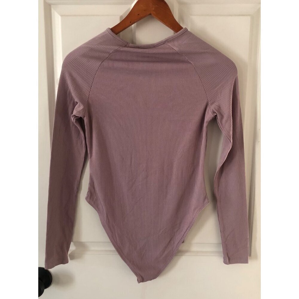 New TOPSHOP Cutout Long Sleeve Bodysuit Women Size 4-6 Lavender - Picture 5 of 10